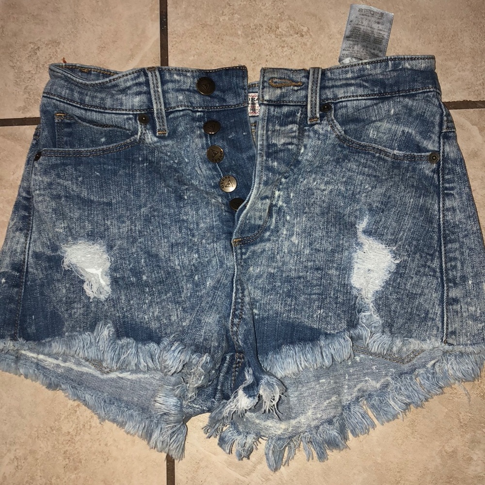 Hugh waisted button down shorts